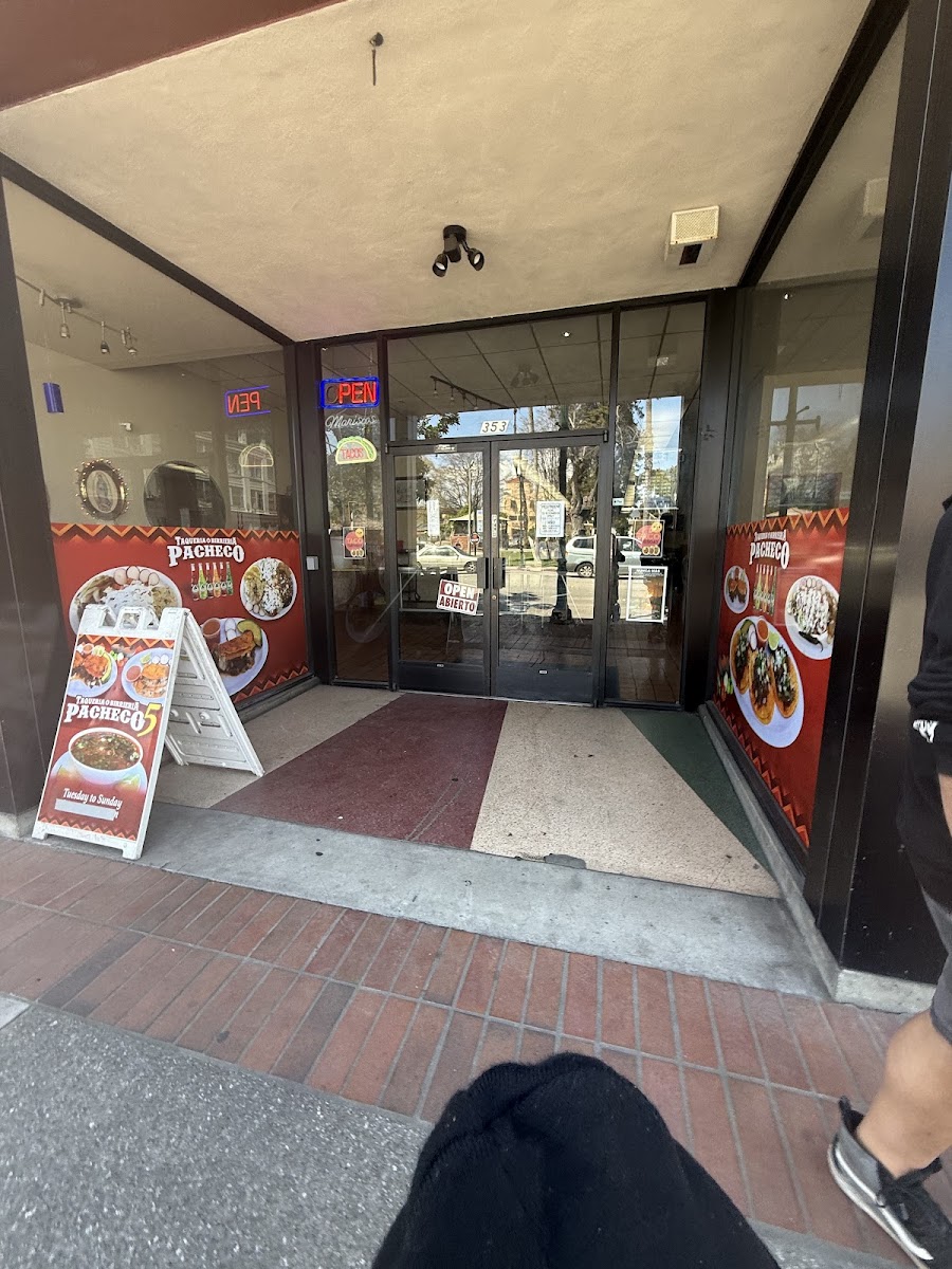 Taqueria Y Birrieria Pacheco